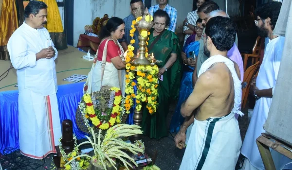 കലാനിധി പ്രഥമ ശിവാമൃത സുവർണ്ണ മുദ്ര സംഗീത സപര്യ പുരസ്‌കാരം