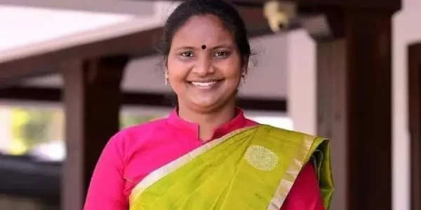 ചിറയിന്‍കീഴ് മണ്ഡലത്തില്‍ രമ്യ ഹരിദാസ് വേണ്ട’; സണ്ണി ജോസഫിന്റെയും രമ്യ ഹരിദാസിന്റെയും കോലം കത്തിച്ച് പ്രതിഷേധം